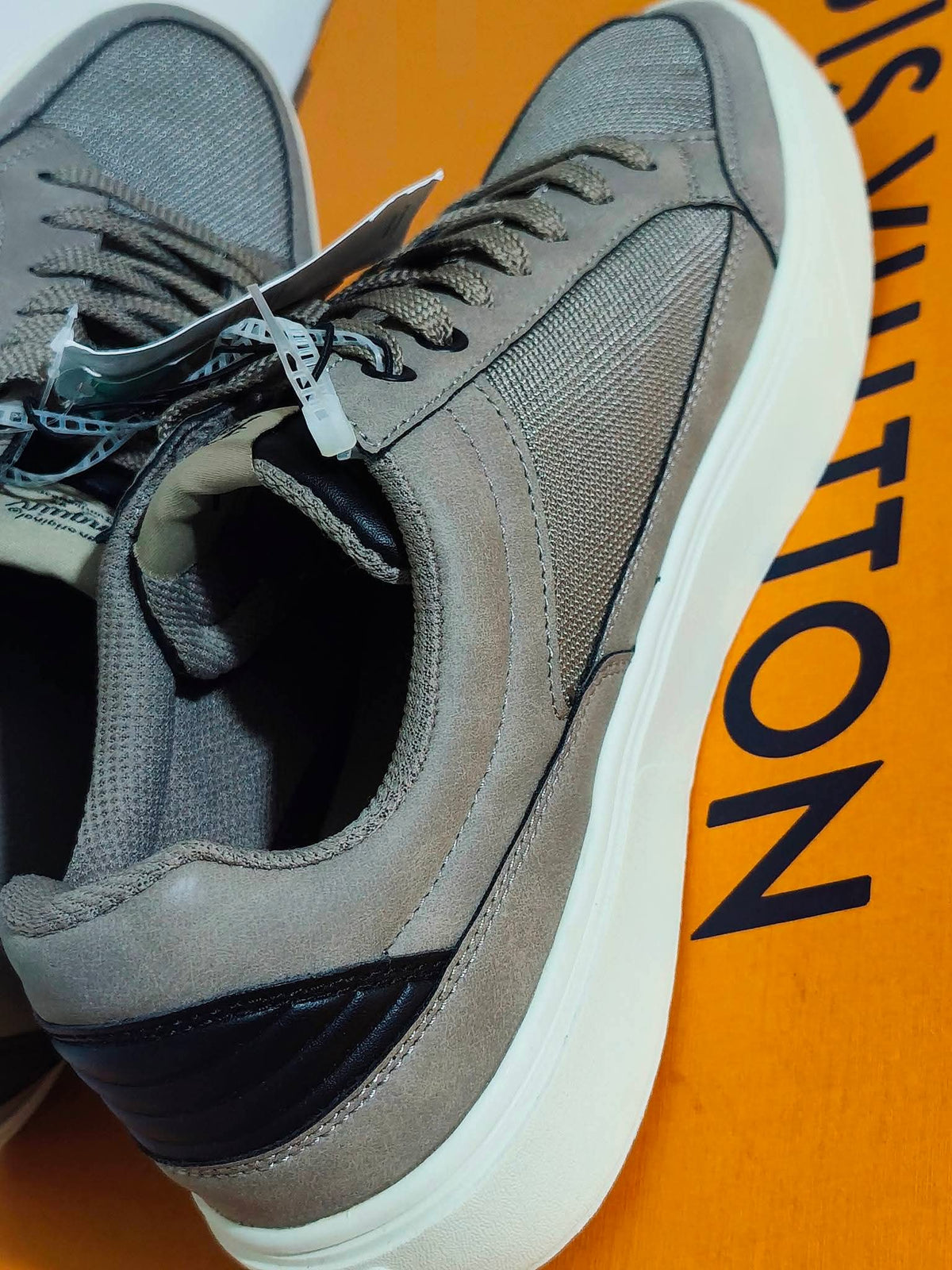 An Original Penguin by Munsingwear Men's Backcourt Low-Top Sneakers - Taupe/Grey (Size 10)