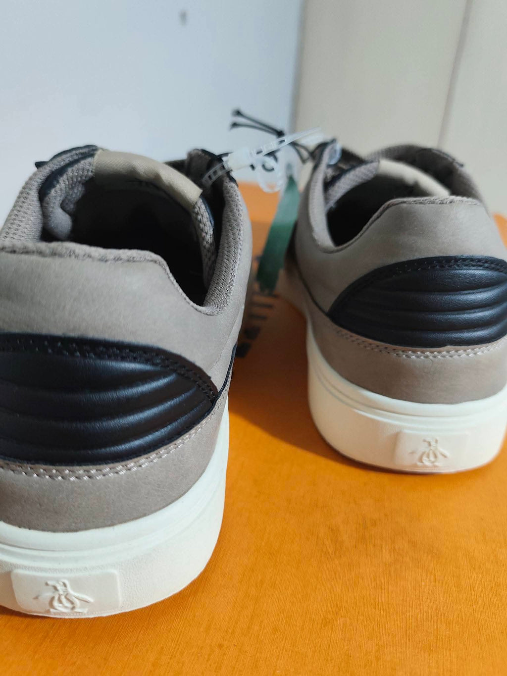 An Original Penguin by Munsingwear Men's Backcourt Low-Top Sneakers - Taupe/Grey (Size 10)