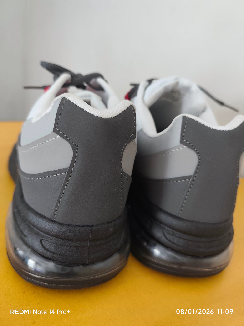 Starter Men’s Air-Cushioned Athletic Sneakers – Grey/White/Red