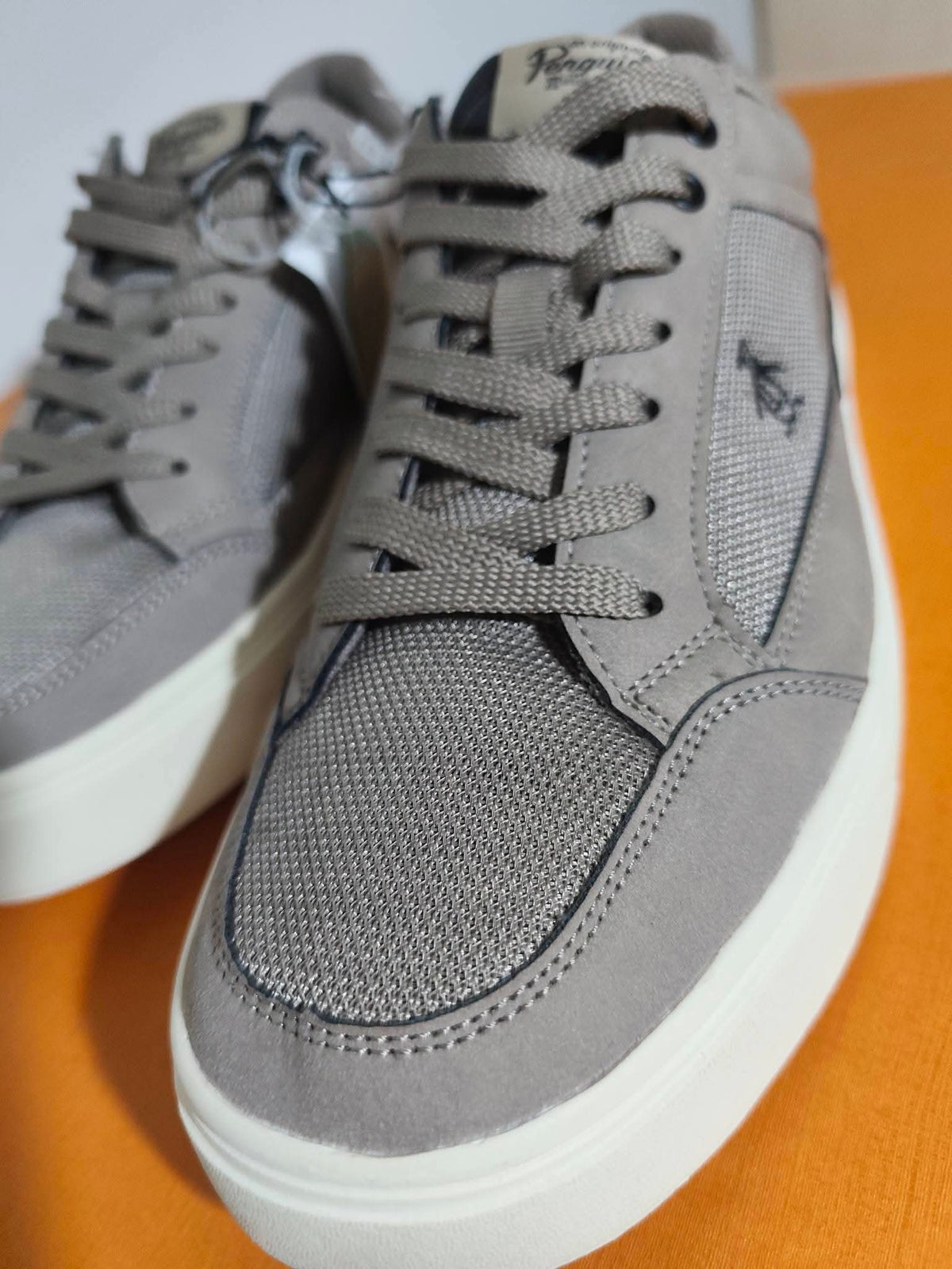 An Original Penguin by Munsingwear Men's Backcourt Low-Top Sneakers - Taupe/Grey (Size 10)